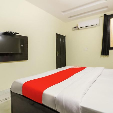 Golden Bridge Hotel New Delhi Ngoại thất bức ảnh