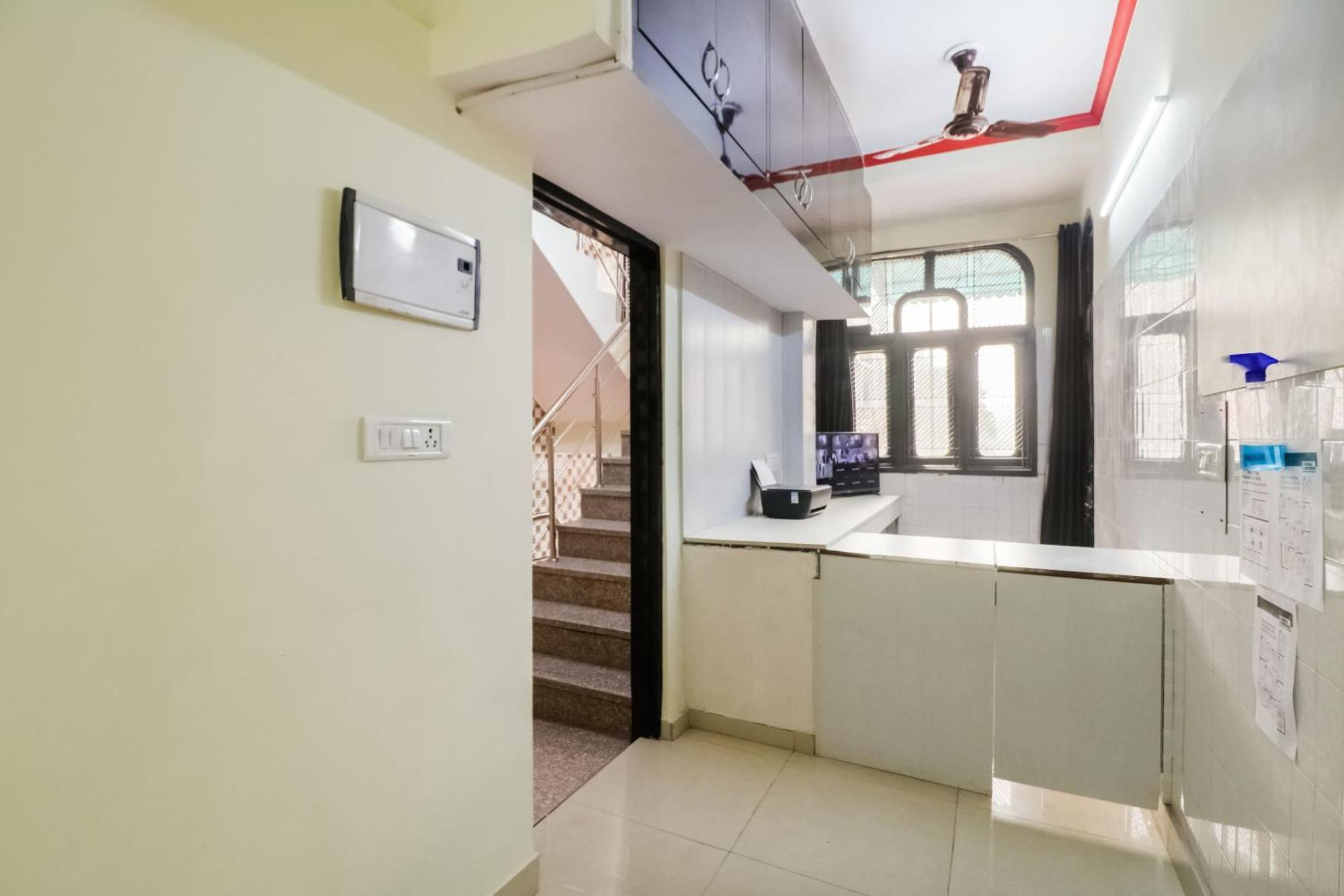 Golden Bridge Hotel New Delhi Ngoại thất bức ảnh