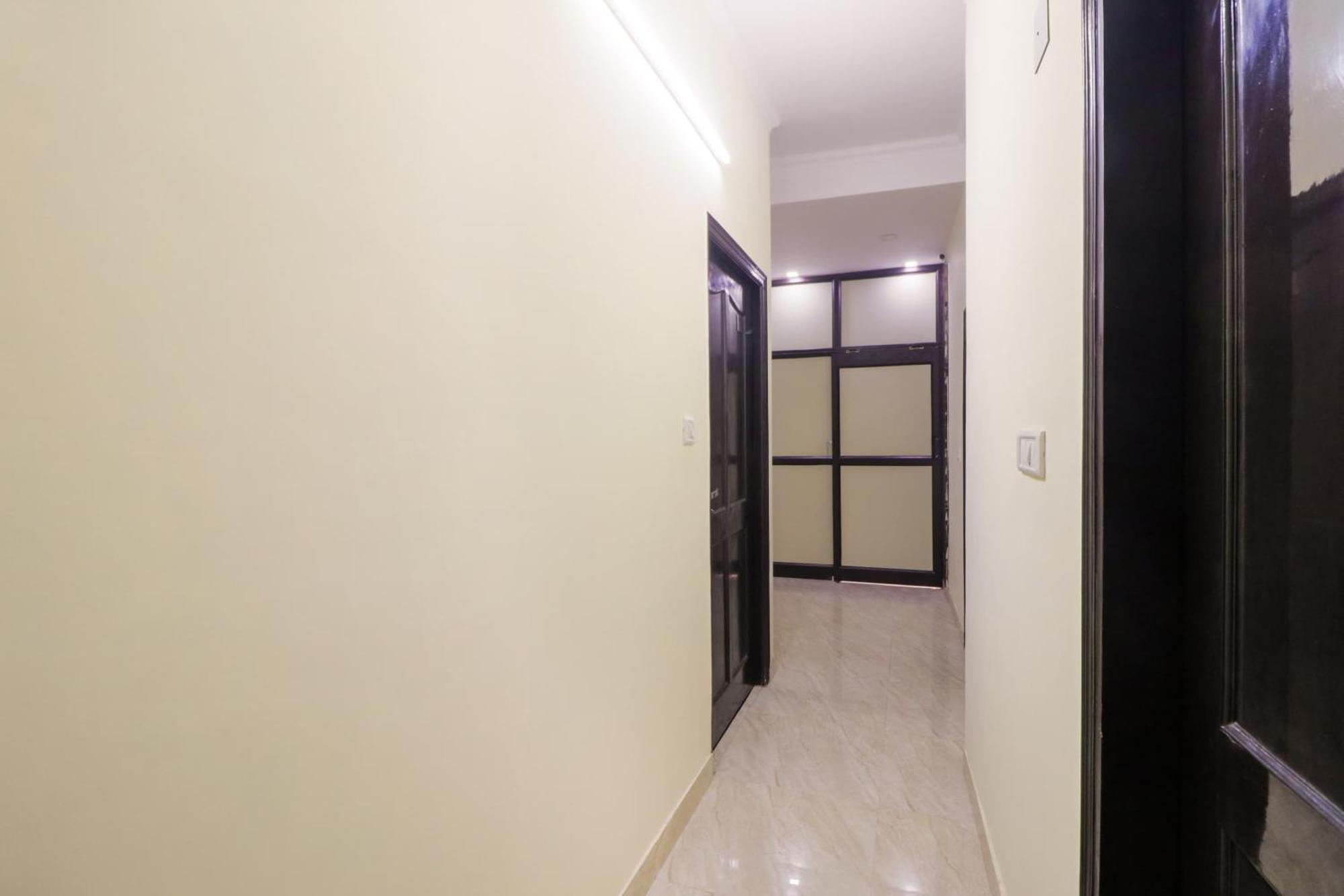 Golden Bridge Hotel New Delhi Ngoại thất bức ảnh