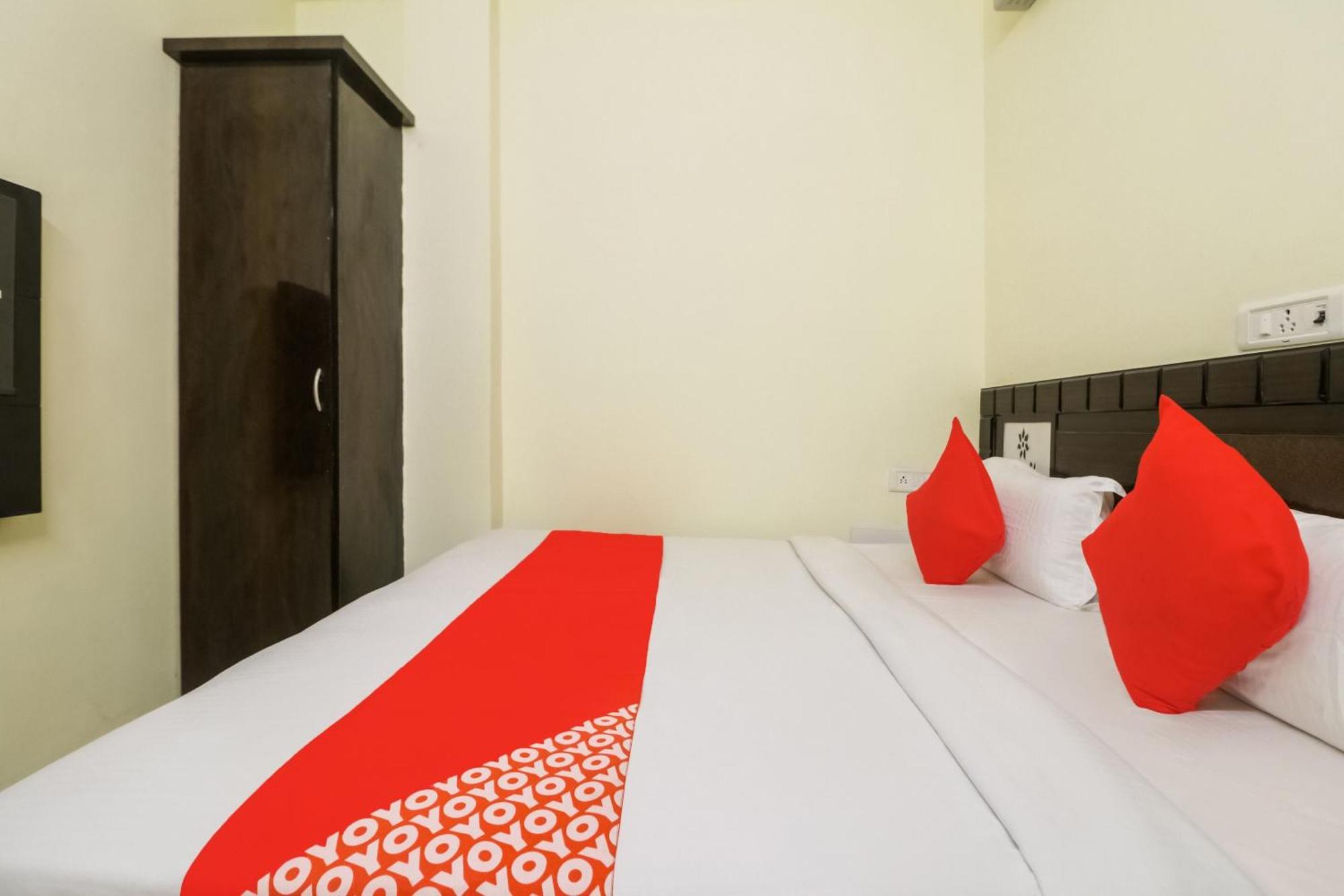 Golden Bridge Hotel New Delhi Ngoại thất bức ảnh