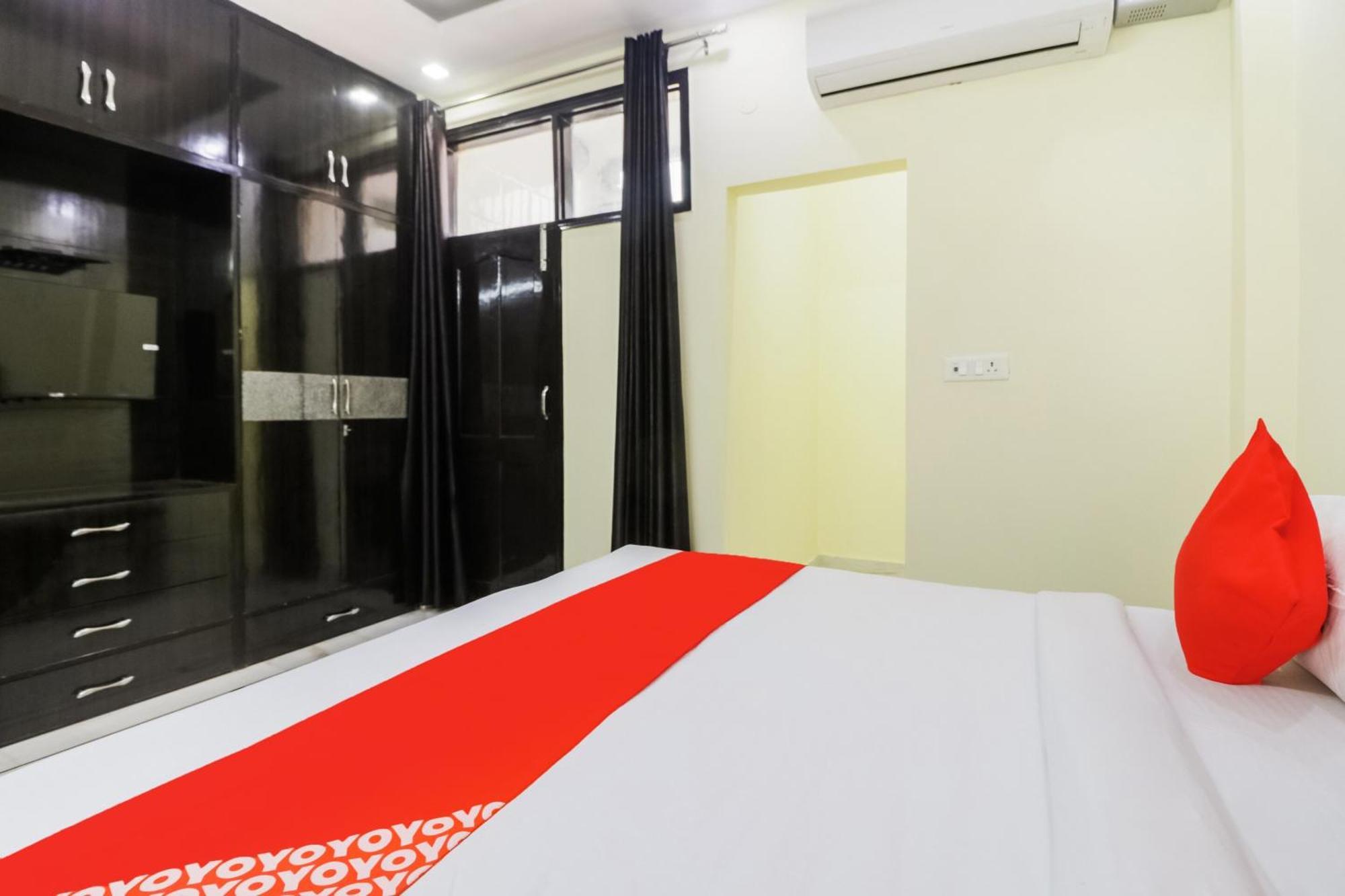 Golden Bridge Hotel New Delhi Ngoại thất bức ảnh