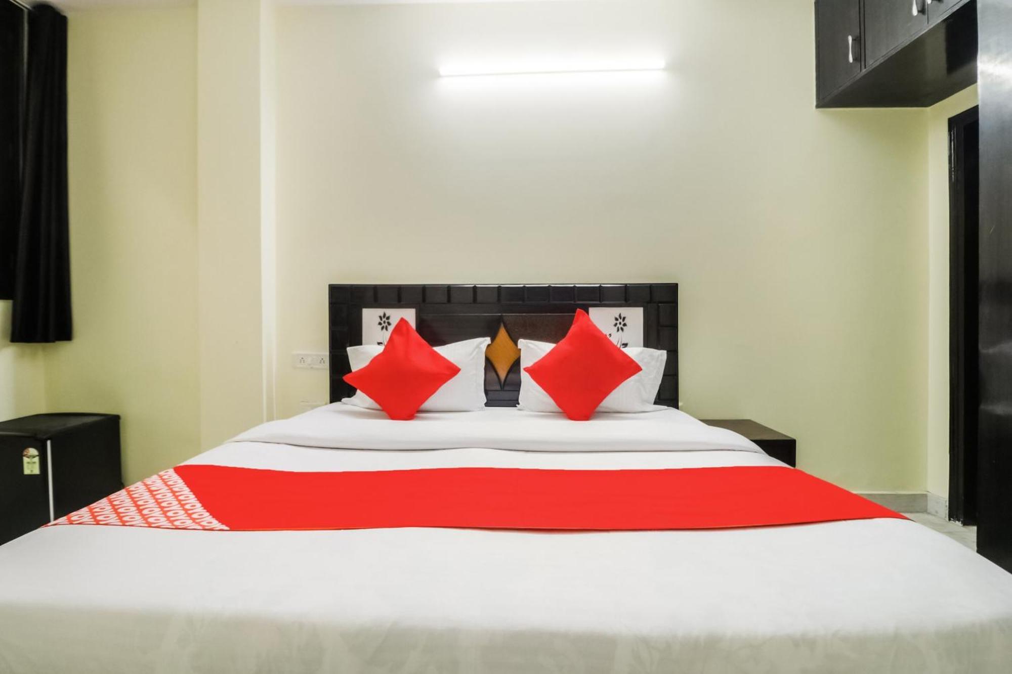 Golden Bridge Hotel New Delhi Ngoại thất bức ảnh