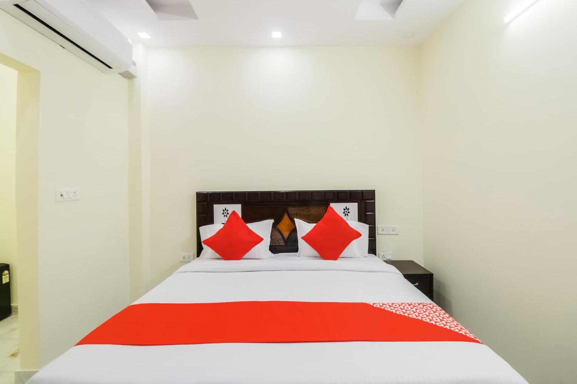 Golden Bridge Hotel New Delhi Ngoại thất bức ảnh