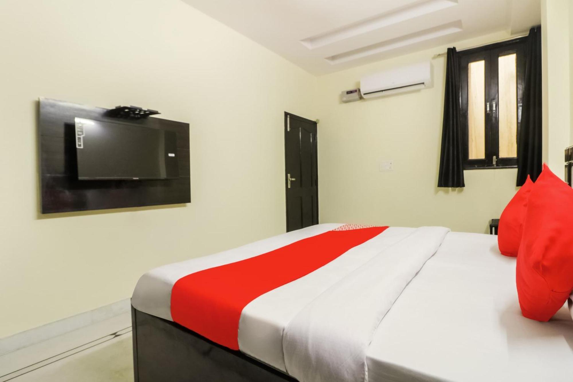 Golden Bridge Hotel New Delhi Ngoại thất bức ảnh